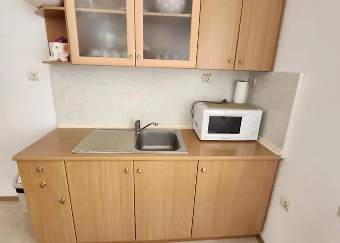 Granat Sluneční pobřeží